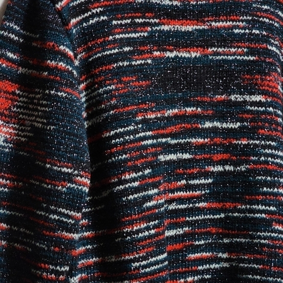 Crewneck pullover sweater color black red green  stripes medium/large - Picture 3 of 3